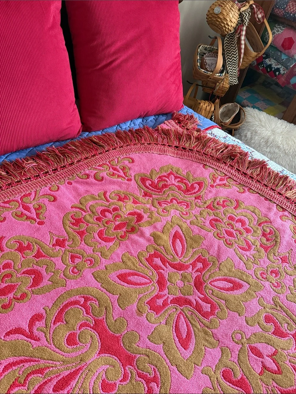 Sears Bellissimo Italian brocade Full/Queen Bedspread